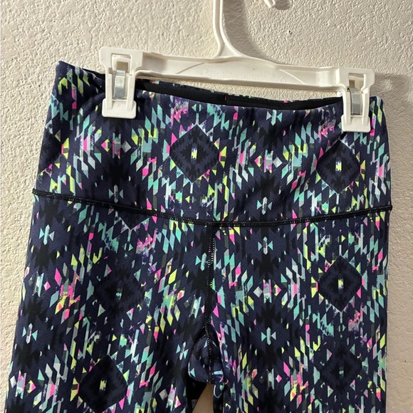 Victoria's Secret Multicolor Tribal Aztec Print
Knockout Tight Leggings XS - Picture 7 of 14